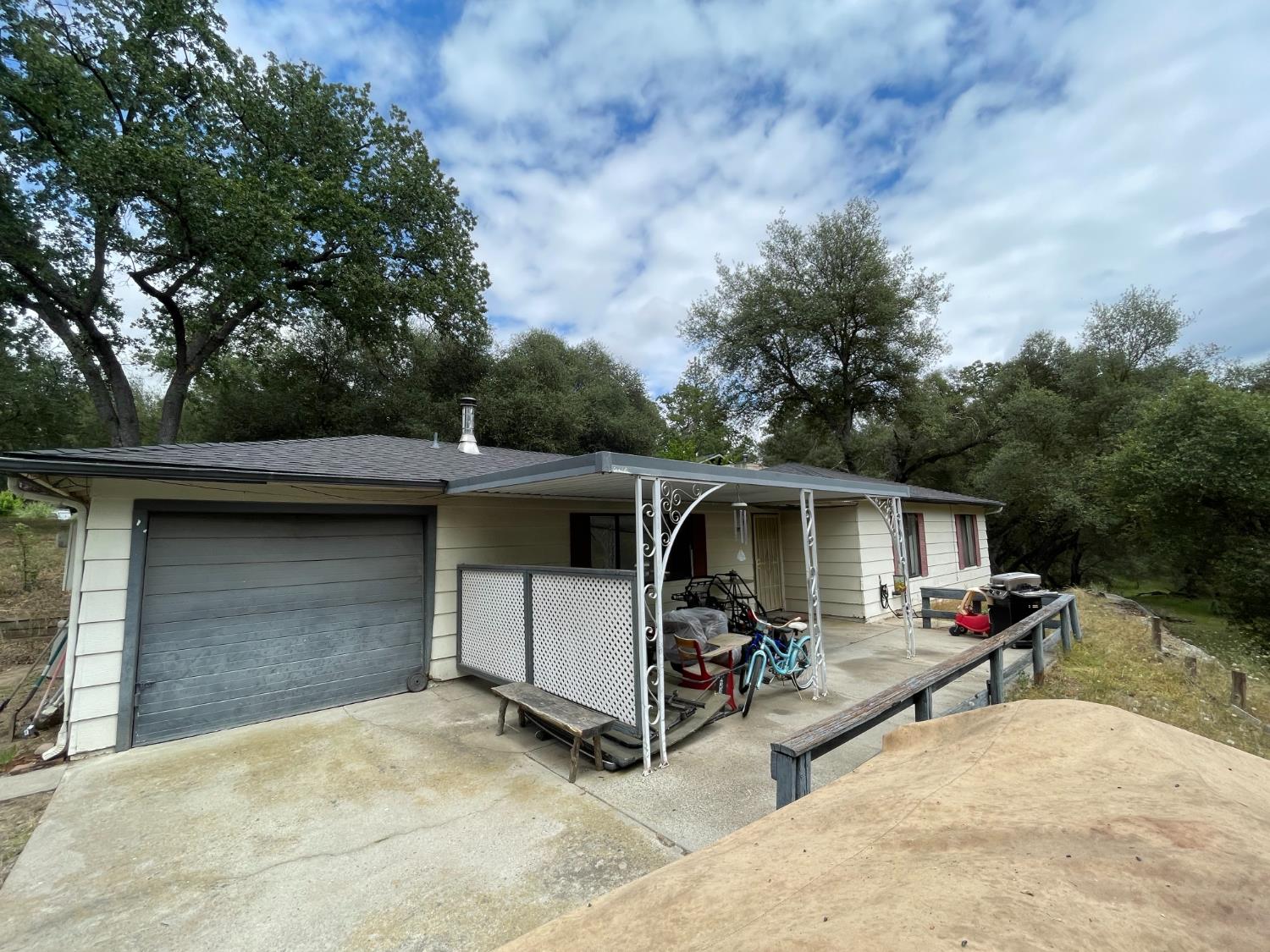 40341 Redbud Dr